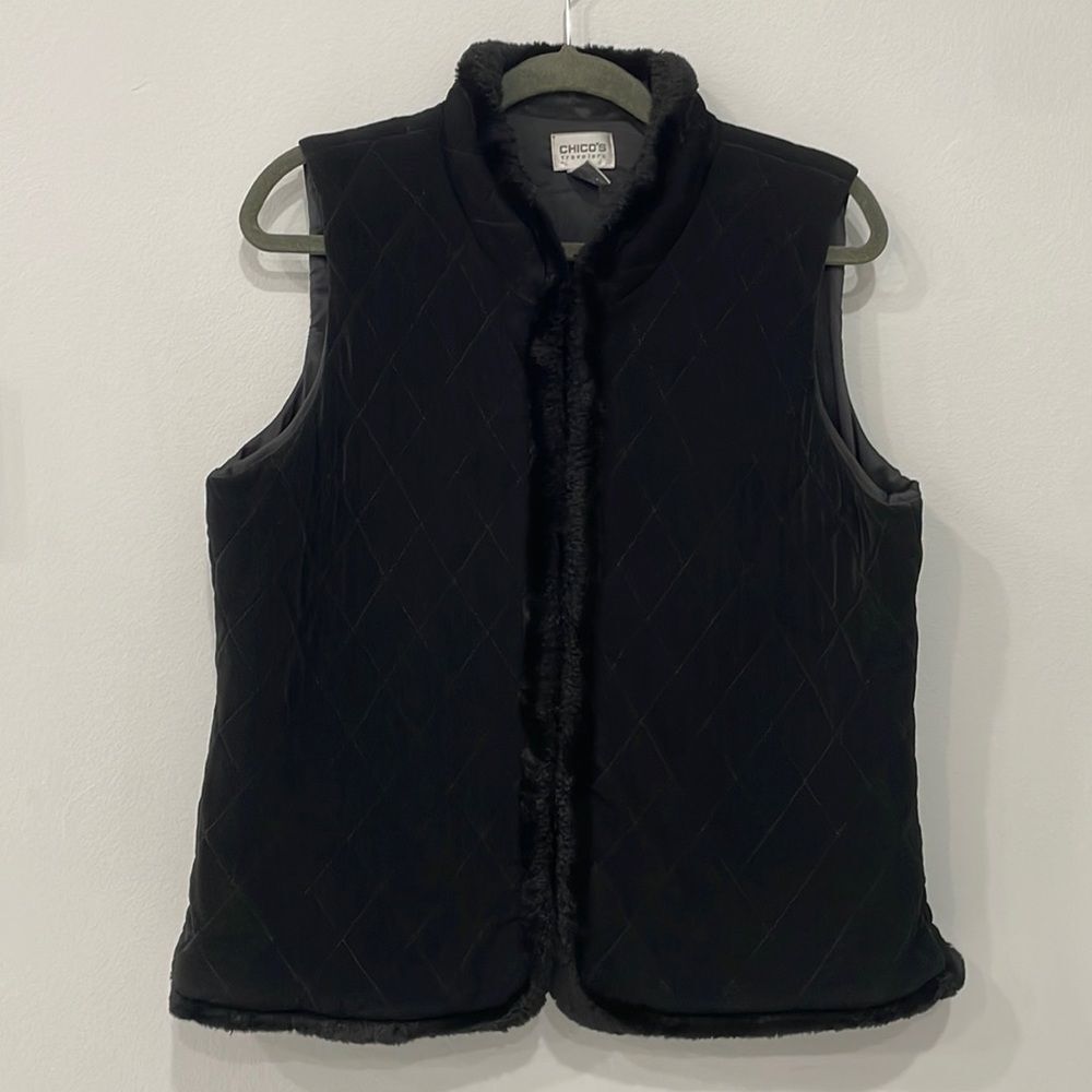 Chico’s Women’s Travelers Black Quilted Texture Vest Faux Fur Size 2